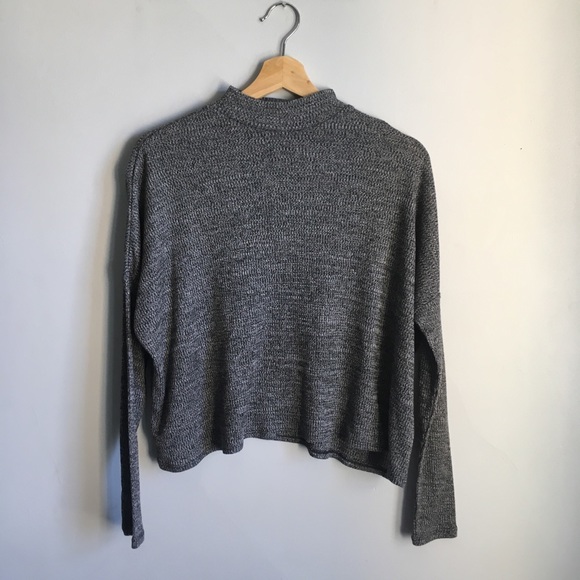 H&M Tops - H&M crop top mock neck